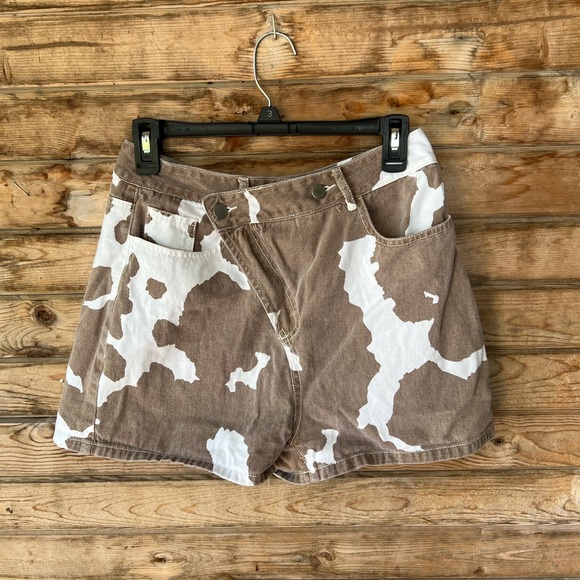 12th Tribe Pants - Cowprint shorts
